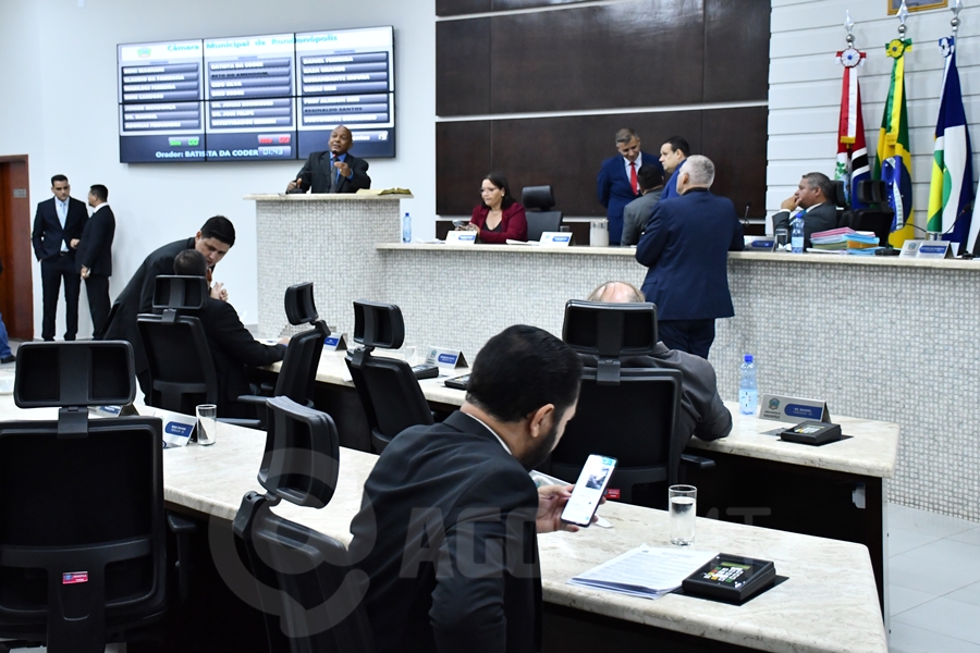 Imagem: Sessao na Camara Municipal Projeto da LDO com emendas da enfermagem e RGA será votado nesta quarta-feira (25)