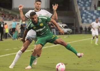 Cuiabá sai atrás, esboça reação no 2º tempo, mas volta a perder