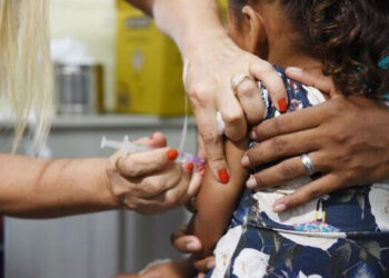 Mato Grosso recebe mais de 19 mil doses da Pfizer para crianças de 6 meses a 3 anos
