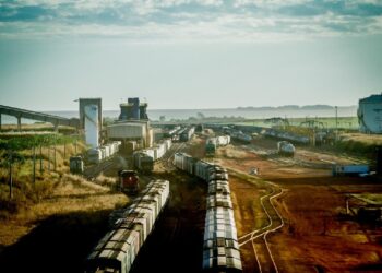 Governo de MT e Rumo dão início às obras da 1ª Ferrovia Estadual em Rondonópolis