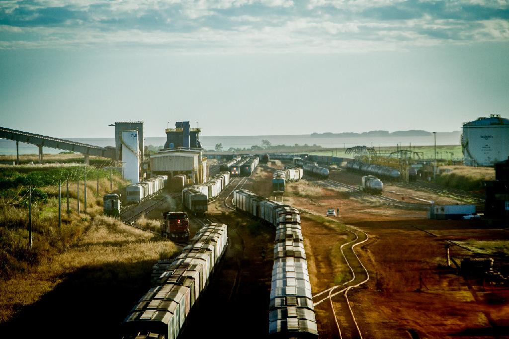 Governo de MT e Rumo dão início às obras da 1ª Ferrovia Estadual em Rondonópolis