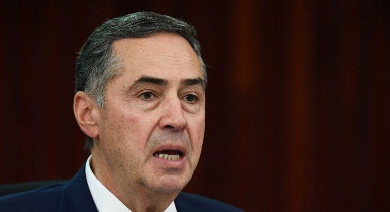 Barroso arquiva ações contra Bolsonaro por suposta interferência na Petrobras