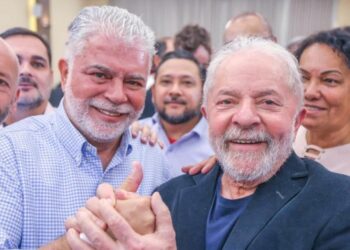 Amigo de Lula integra transição mesmo com direitos políticos suspensos