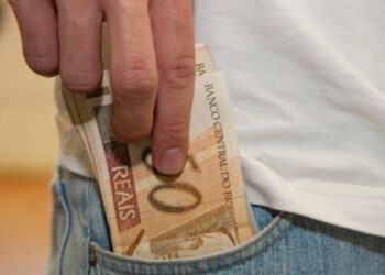 Salário dos brasileiros cresce em todas as regiões no 3º trimestre