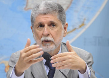 Ex-chanceler diz que ida de Lula aos EUA deve ficar mesmo para janeiro