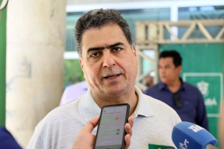Emanuel Pinheiro diz que se situação continuar, risco de atraso na folha é iminente