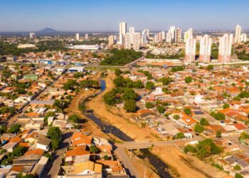 Governo homologa resultado de licitação para asfaltar bairros em Cuiabá