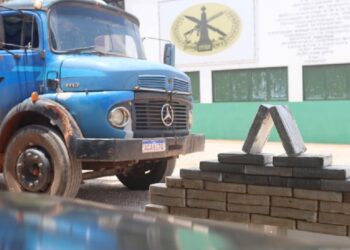 Gefron apreende drogas avaliadas em mais de R$ 740 mil e prende dois suspeitos