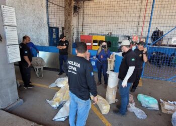 Perícia em envelope de drogas violados auxiliam investigação criminal