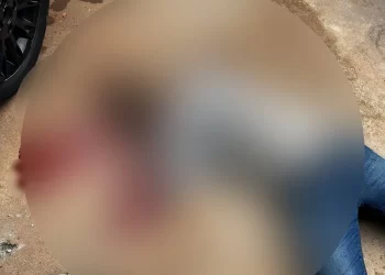Jovem é morto a tiros após ter casa invadida por homens que tentavam roubar carro em MT