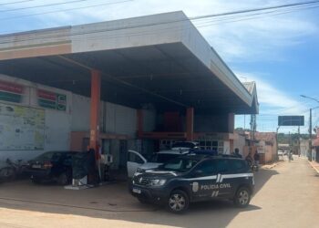 Polícia Civil e Ipem lacram bomba de posto e proprietário é preso por vender gasolina adulterada