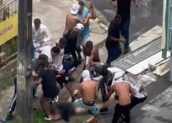 Quatro torcedores permanecem internados após briga no Recife