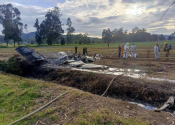 Seis pessoas morrem em acidente aéreo na Colômbia, incluindo cantor popular