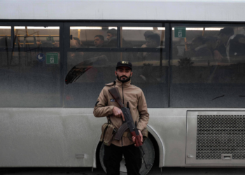 Forças curdas deixam Aleppo após dias de combates mortais