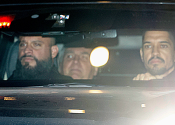 Bolsonaro faz série de pedidos na prisão, de SmartTV a alimentação; relembre