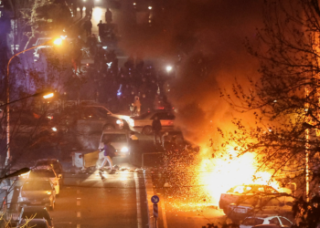 Repressão brutal, 1ª execução e ameaças de Trump: entenda a escalada dos protestos no Irã