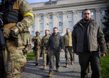 Governador pró-Rússia em Kherson acusa Ucrânia de matar 24 pessoas em ataque com drones no Ano Novo