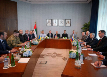 Segunda reunião trilateral entre EUA, Ucrânia e Rússia termina sem resolução sobre guerra