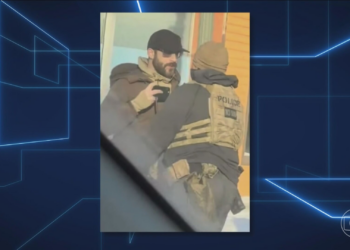 Imagem mostra americano morto pelo ICE sendo abordado; ele era enfermeiro e residente de Minneapolis