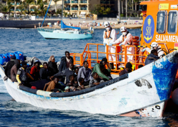 Espanha anuncia plano para regularizar situação de 500 mil migrantes