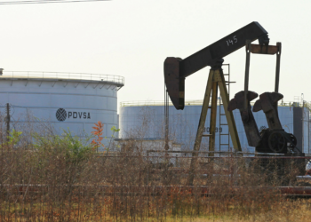 Venezuela concorda em enviar até 50 milhões de barris de petróleo para os EUA, diz Trump