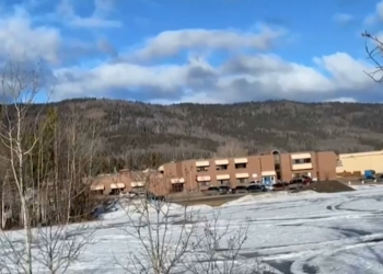 Ataque em escola e casa deixa 9 mortos e 25 feridos no Canadá; atiradora também morreu