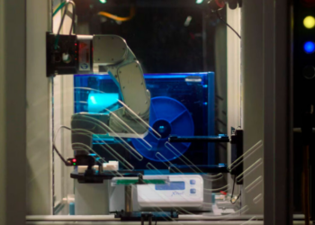 ChatGPT comanda laboratório de robôs e pode tornar remédios mais baratos