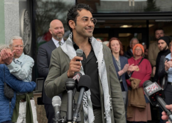 Juiz de imigração rejeita tentativa de Trump de deportar estudante palestino