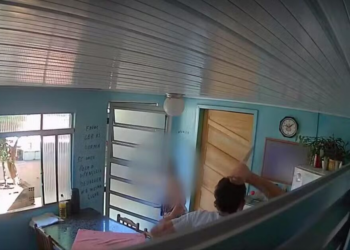 Açougueiro corre com faca atrás de dona de pensão após ela acordá-lo no PR