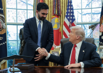 Prefeito de Nova York pede US$ 21 bilhões a Trump para residências e infraestrutura