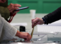 Eleição municipal na França testa força da extrema direita antes do pleito presidencial