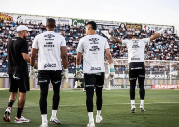 Onde assistir Santos x Corinthians pelo Brasileirão neste domingo