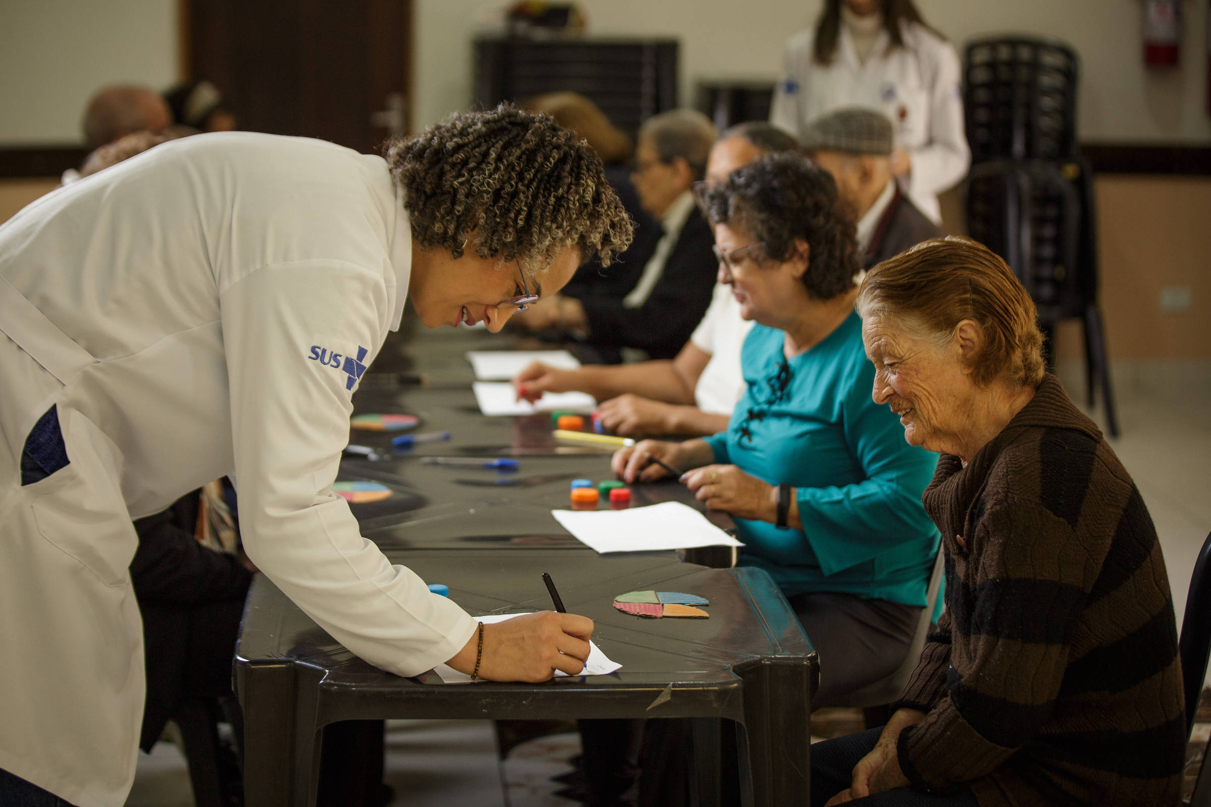 Estimulação cognitiva melhora memória e bem-estar em idosos, aponta estudo da USP
