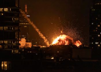 Ataque do Irã contra Israel deixa 1 morto e 21 feridos em Tel Aviv