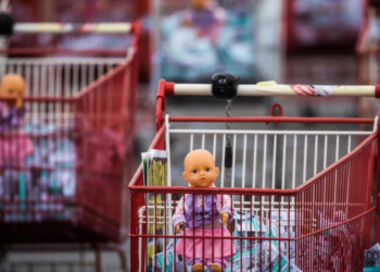 Para entender: por que a barriga de aluguel é alvo de críticas éticas e antropológicas?