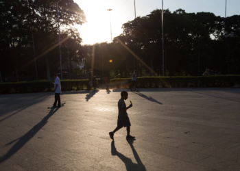 São Paulo deve ter uma quarta (18) abafada com chance de pancadas isoladas de chuva à tarde