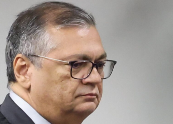 Sou obrigado a elogiar o Flávio Dino agora?