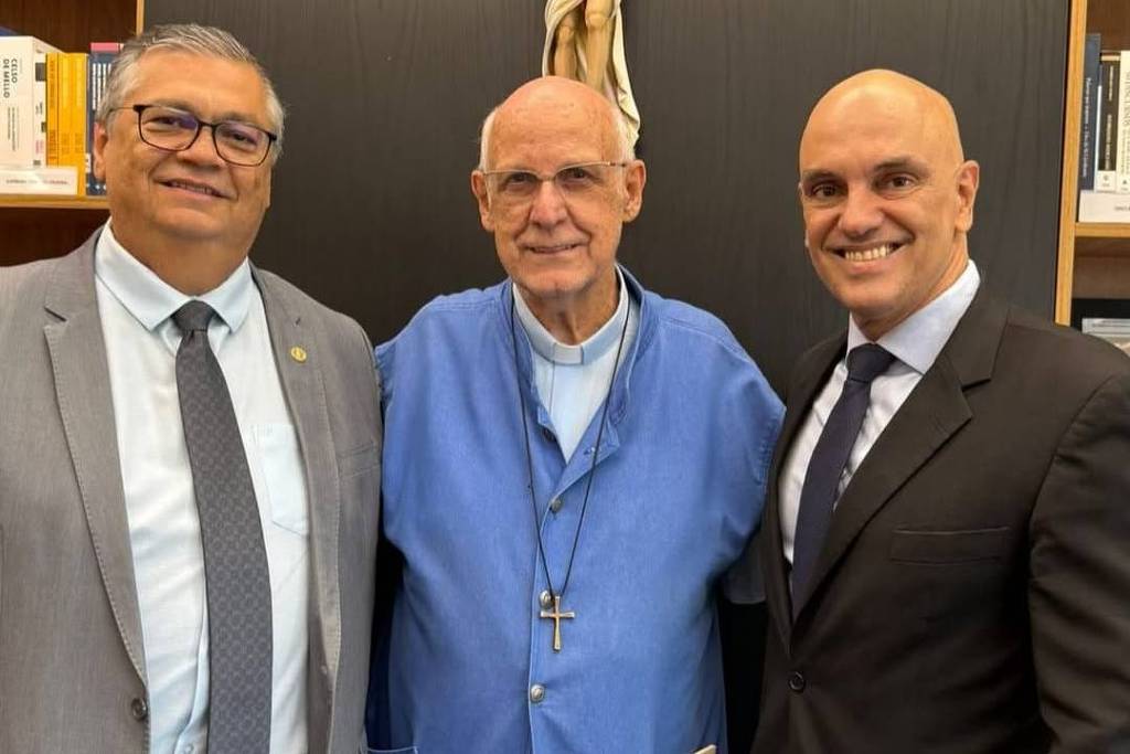 Padre Julio Lancellotti se reúne com Alexandre de Moraes, Flávio Dino e Cármen Lúcia