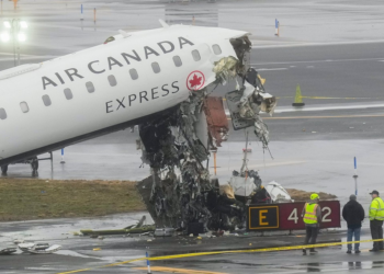 Pista do aeroporto de LaGuardia, em NY, reabre após colisão que matou dois pilotos