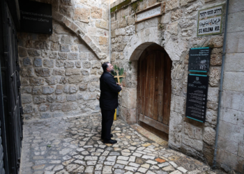 Polícia israelense impede cardeal de Jerusalém de celebrar missa na igreja do Santo Sepulcro