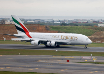 Companhias aéreas do Golfo retomam voos, mas mísseis alimentam incertezas