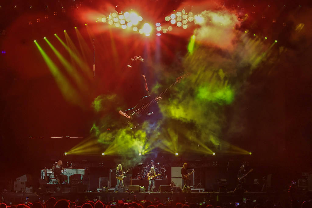 Monsters faz transição para o hard rock e aposta em shows de veteranos