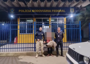 Adolescente da Bahia pega carro escondido para encontrar garota de Mato Grosso que conheceu no Roblox