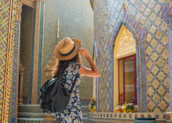 Os 5 países mais seguros para mulheres viajarem sozinhas em 2026 — e quais deles estão na América Latina