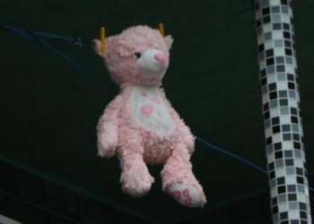 Padrasto mata menina de 1 ano com socos na barriga