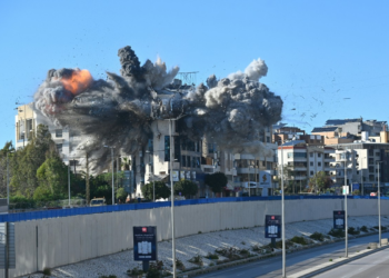 Irã manda mensagem ao povo americano; Casa Branca diz que objetivos de Trump na guerra são 'claros e inalterados'