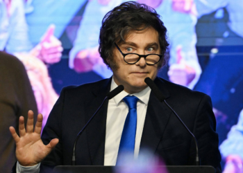 Novas revelações reacendem escândalo de criptomoeda envolvendo o presidente argentino Javier Milei