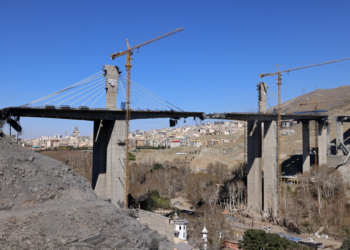 Israel pede que iranianos não viajem de trem nesta terça