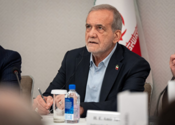 Em carta ao 'povo norte-americano', presidente do Irã diz não ser inimigo dos EUA e acusa Trump de enganar cidadãos