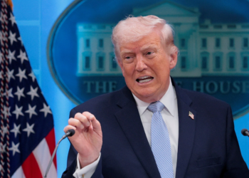 Trump acusa Irã de não respeitar acordo ao limitar passagem de navios no Estreito de Ormuz